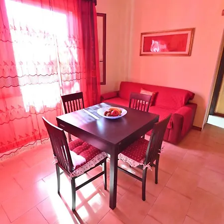 Izzhome Sunset Apartment Pula